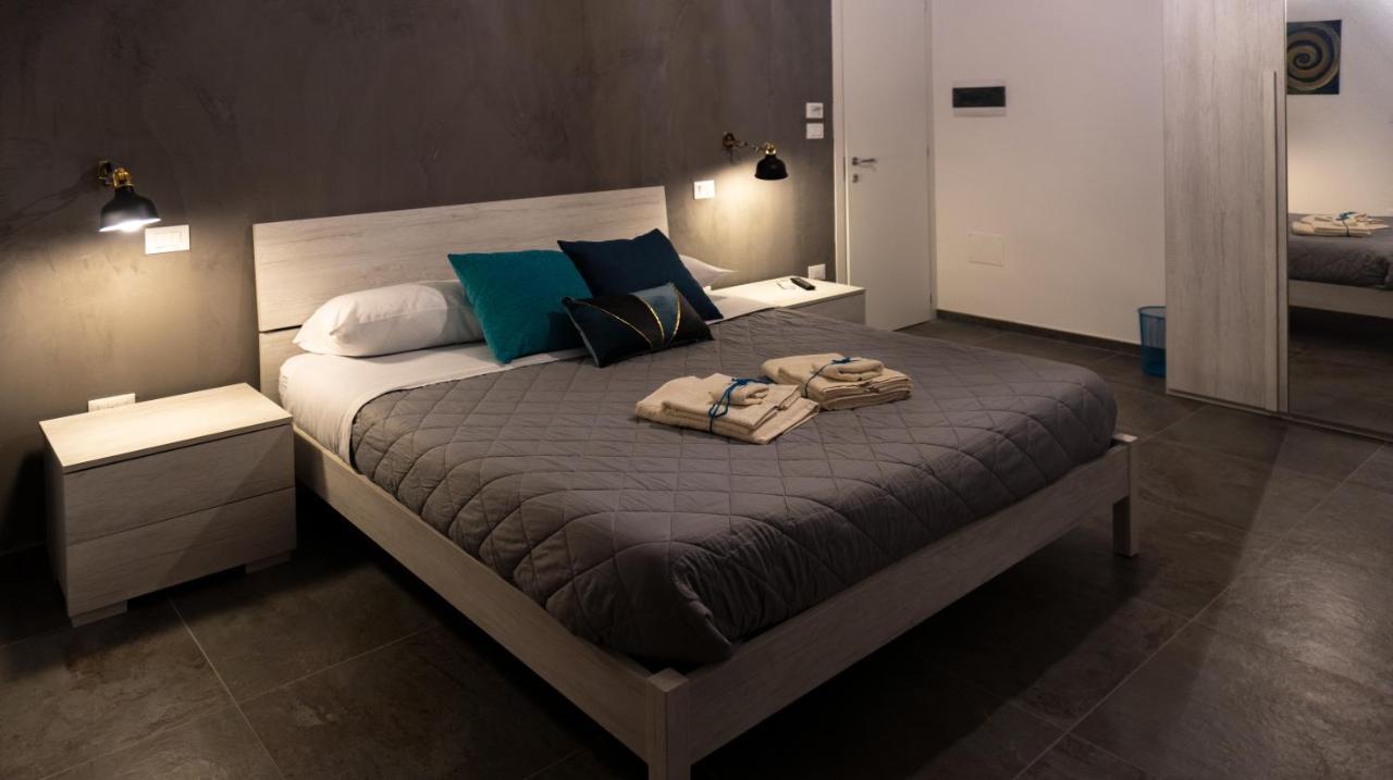 4 Balconi Rooms-Elements B&B Lecce Bagian luar foto