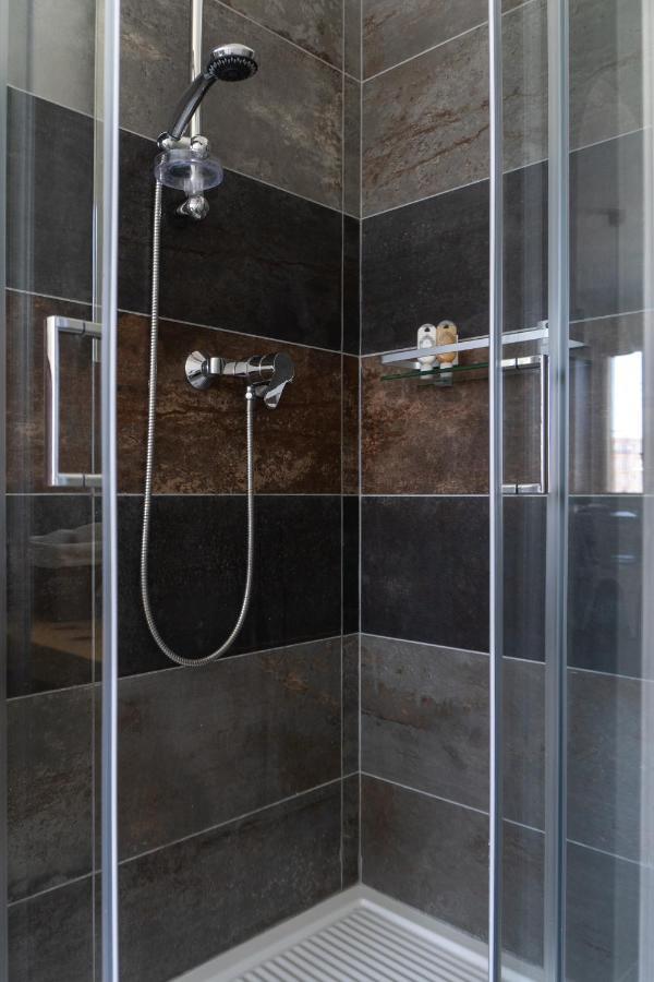 4 Balconi Rooms-Elements B&B Lecce Bagian luar foto