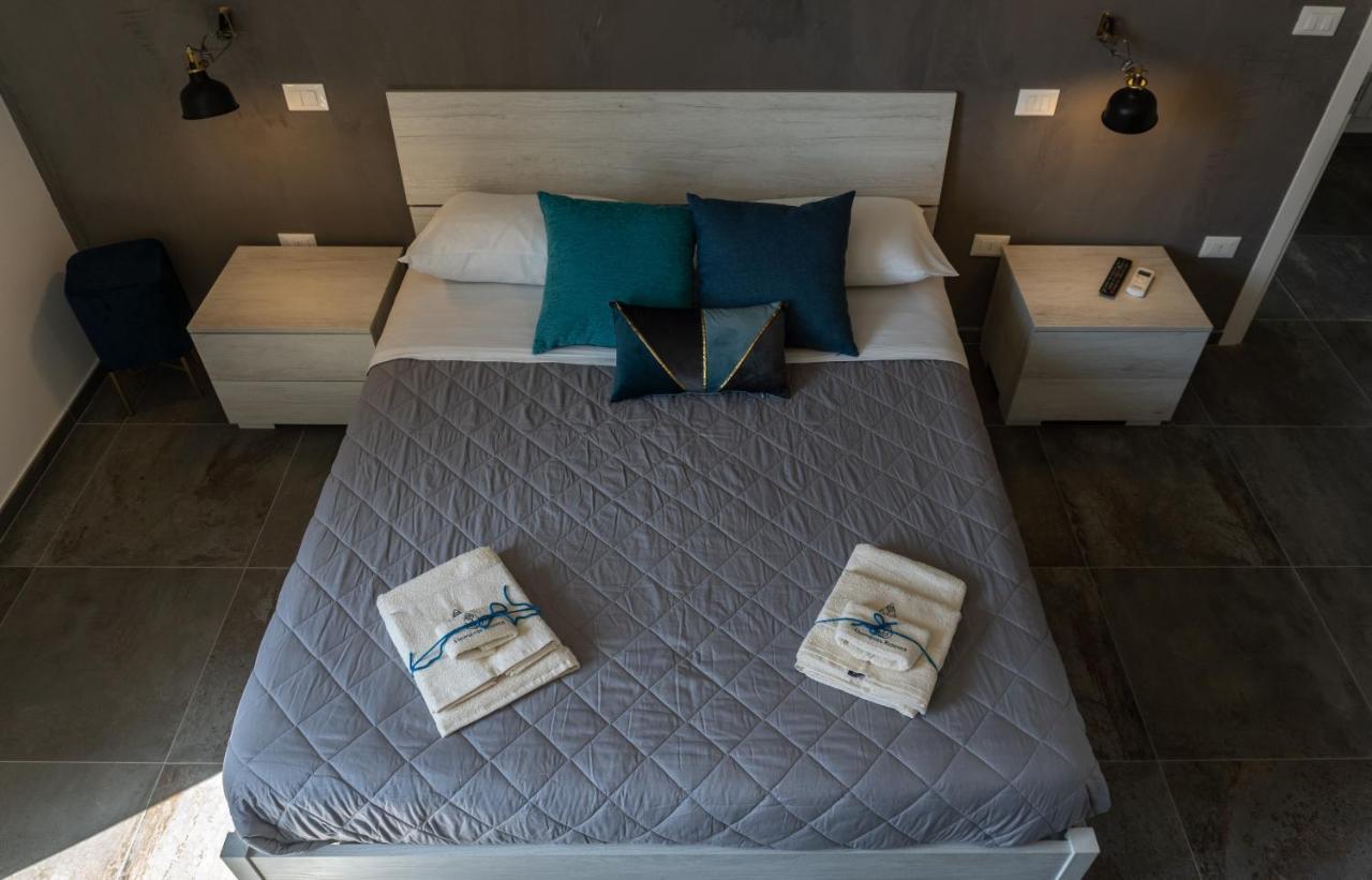4 Balconi Rooms-Elements B&B Lecce Bagian luar foto