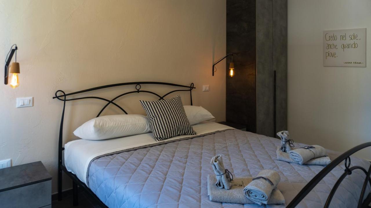 4 Balconi Rooms-Elements B&B Lecce Bagian luar foto