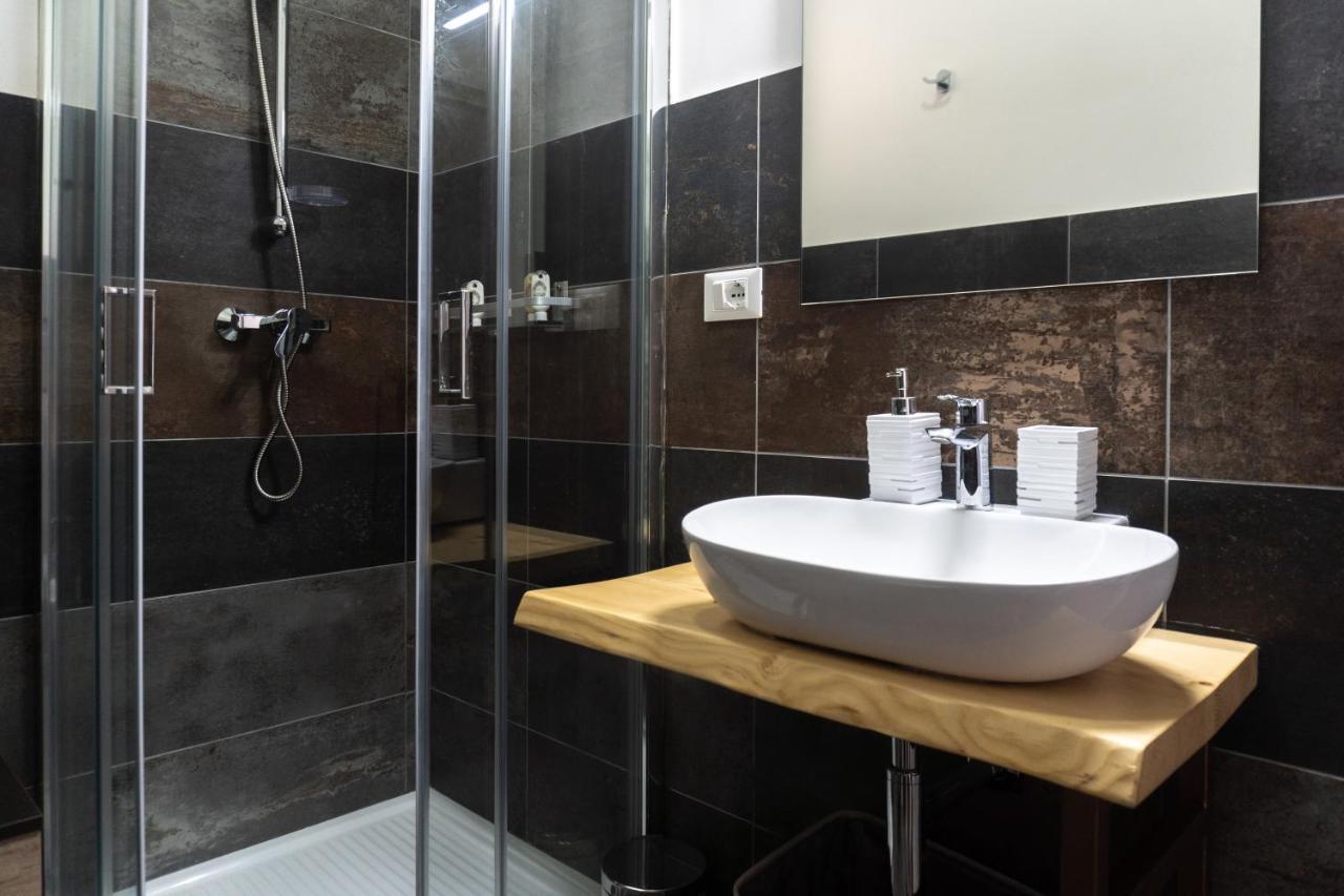 4 Balconi Rooms-Elements B&B Lecce Bagian luar foto