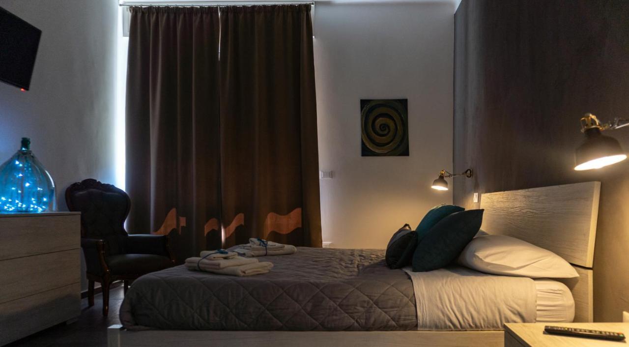 4 Balconi Rooms-Elements B&B Lecce Bagian luar foto